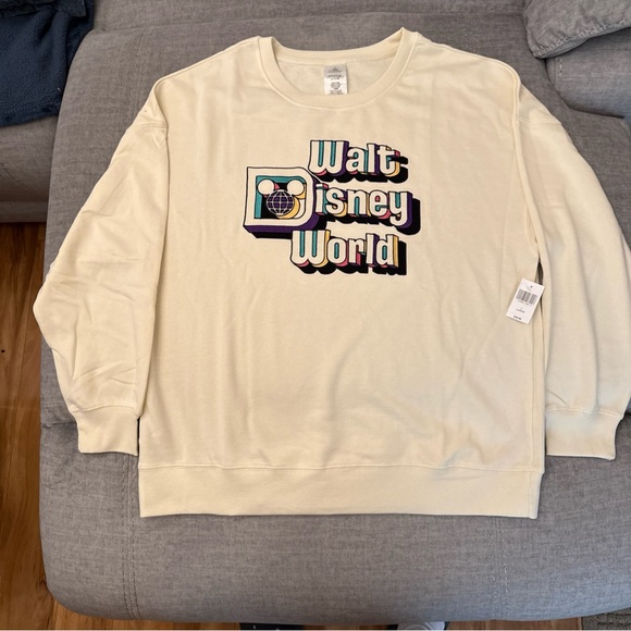Walt Disney World Stitched D Logo Women’s Sweatshirt Size Large NWT Cream/Beige